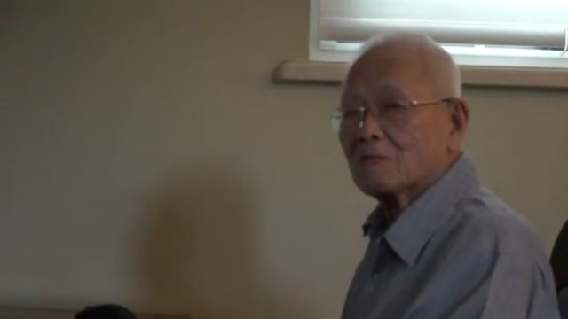 许爷爷毕业于圣约翰大学 他89岁还能为医院校对英文资料