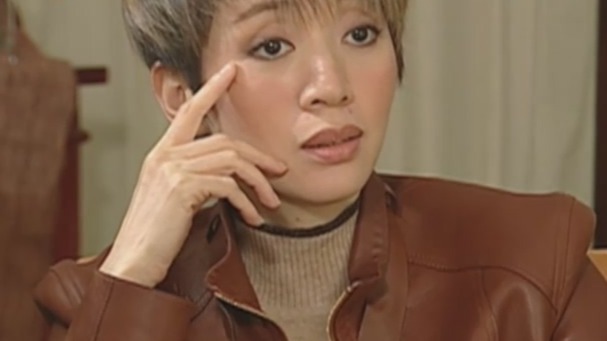 早年采访演员梅艳芳谈爱情观爱就是瞎了眼