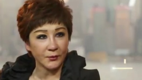 丁佩称自身的肌肉很像李小龙 坦言自己并没有练过