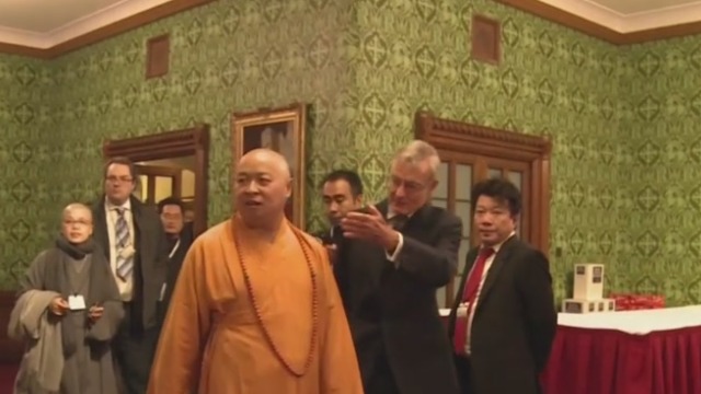 首度邀请中国僧人演讲，印顺大和尚访问英国上议院