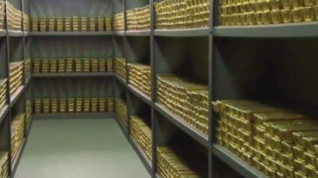 二战让世界黄金流向美国，美国黄金储备占世界总量的七成