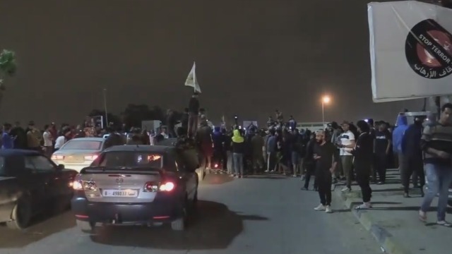 利比亚局势升级 班加西街头集会支持哈夫塔尔