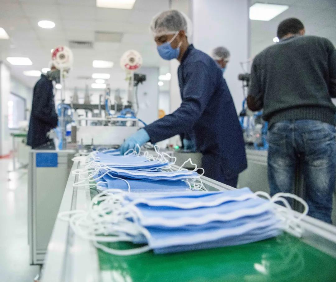工人口罩_戴口罩的工人(2)