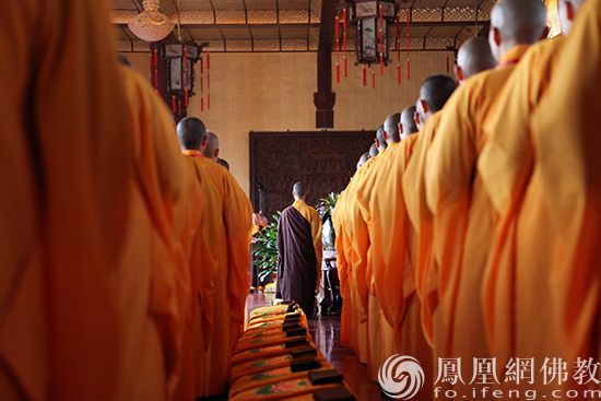 僧人穿的衣服有何讲究?不同的衣服有不同的信息_凤凰网