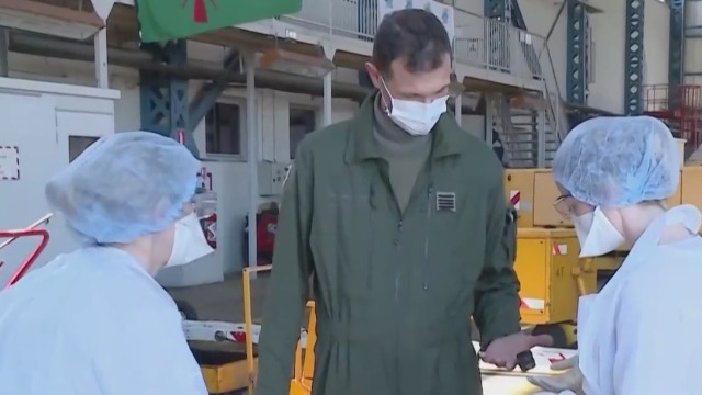 法国戴乐高号航母过半官兵染疫 暴露防疫漏洞