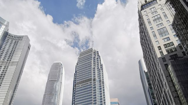 <em>罗宾</em><em>逊</em>物流(CHRW.US)削减高管薪酬，CEO降薪五成