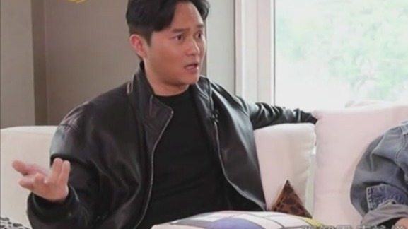 张智霖讲述判断演员演技的标准 袁咏仪却在一旁偷笑