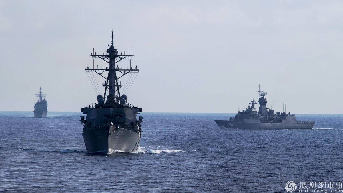 澳大利亚护卫舰进入南海与3艘美国军舰联合演习