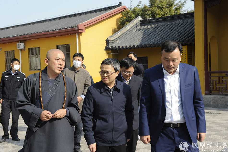 江苏南通市委国安办专职副主任孙伟晋调研海安广福禅寺