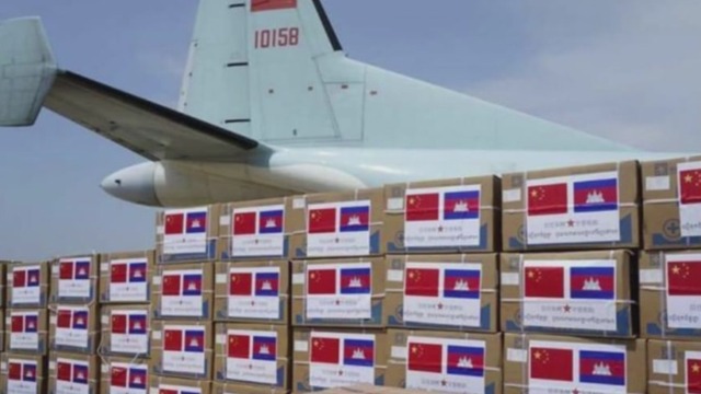 中国援助柬埔寨抗疫物资抵达 首相发文感谢