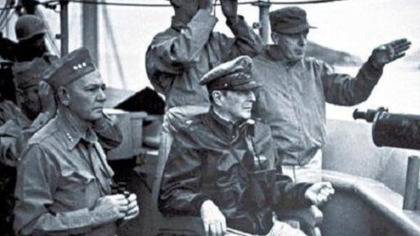 二战时美国解放了菲律宾 麦克阿瑟将军重新登陆