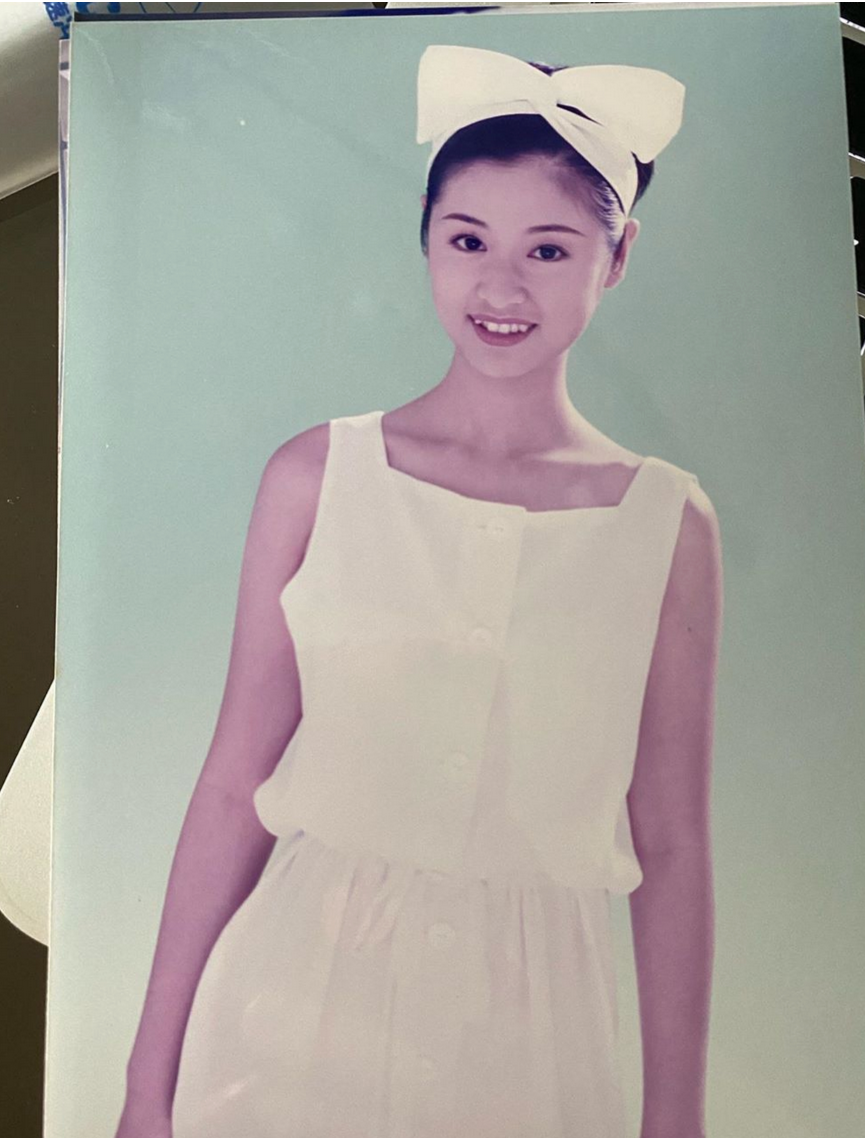林心如16岁旧照曝光 头戴蝴蝶结清纯可人