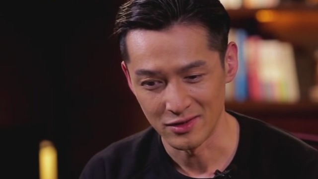 胡歌称会有很多不认识的人联系他 自己也不好意思不理会