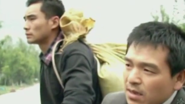 坐志愿者的“敞篷车”进入震区 郑福州回忆汶川地震经历 