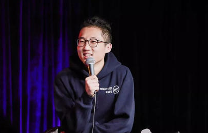 什么情况?法院回应池子账户遭冻结 池子为什么起诉笑果文化？