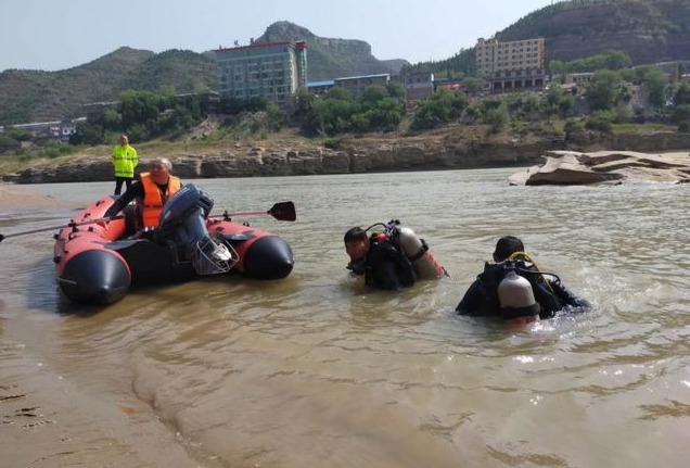 陕西一家4口黄河落水，落水孕妇在100公里外水域找到