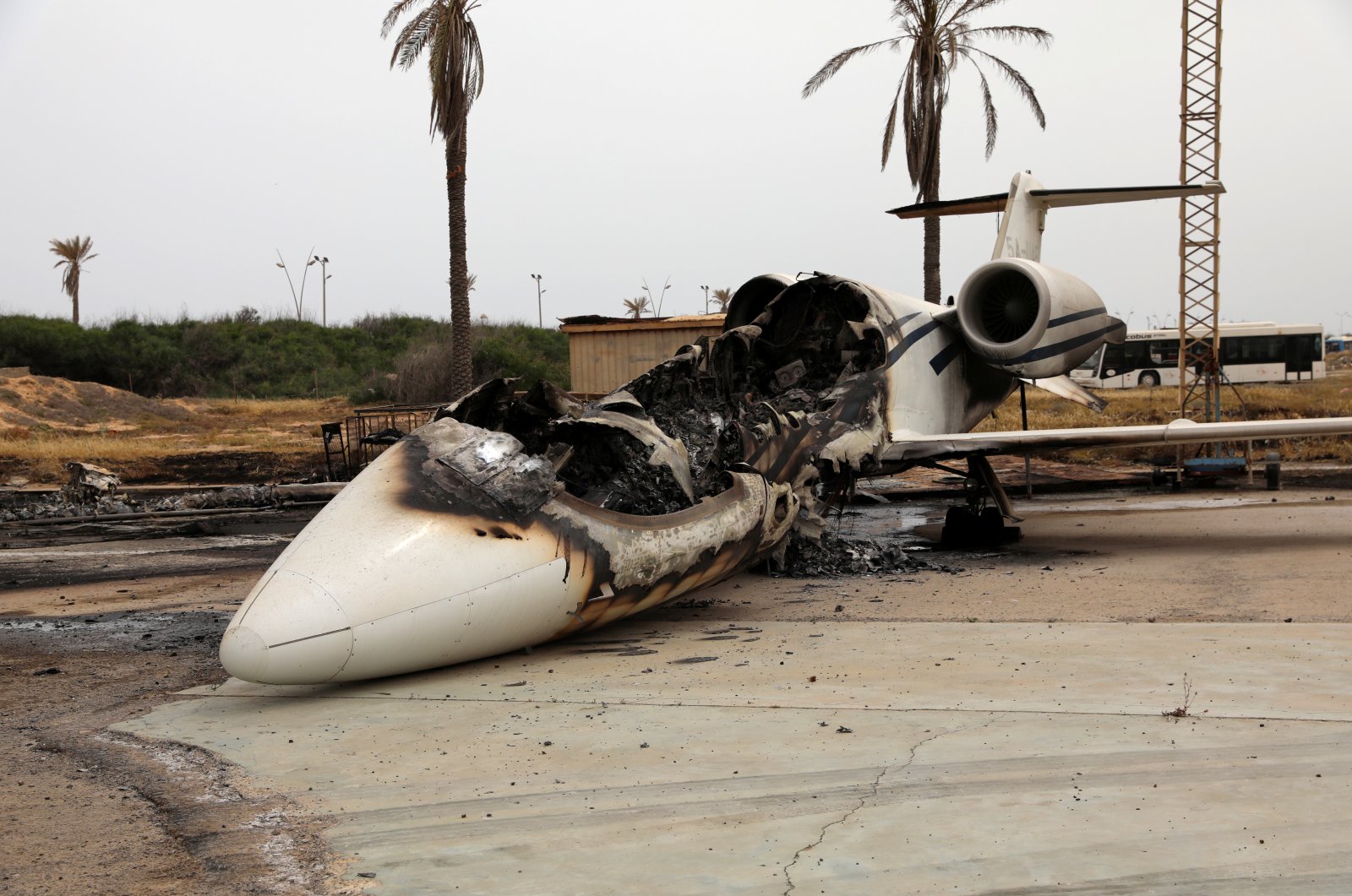 利比亚首都机场及使馆区遭袭 土外交部：已构成战争罪