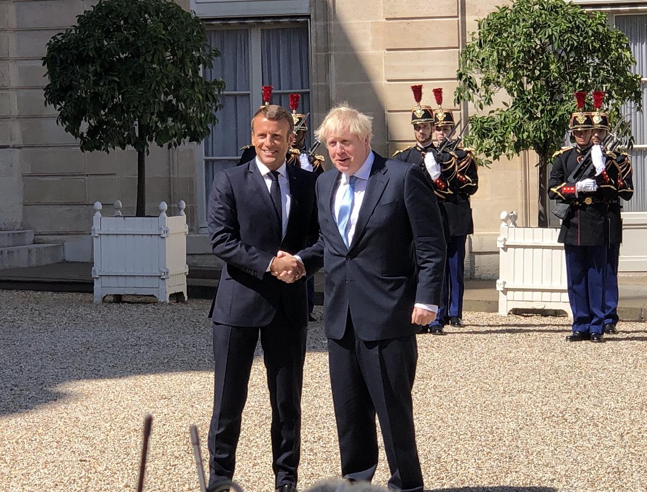 法英两国领导人通电话 强调协同抗疫