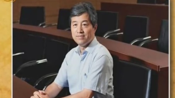 孙立坚做客《世纪大讲堂》 阐述上海自贸区与中国经济