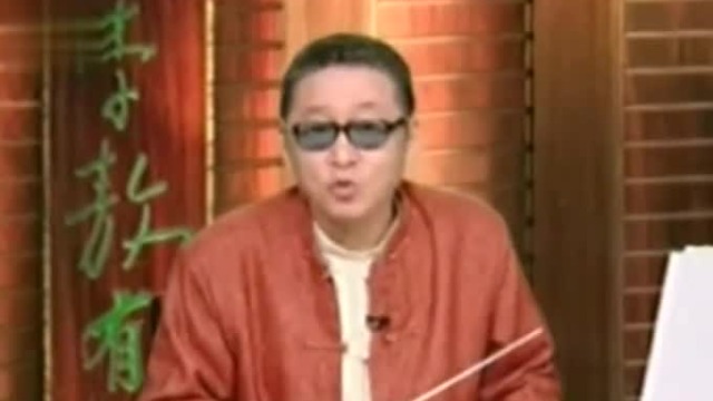 描写女孩需整合语言 李敖吐槽唐伯虎式表达