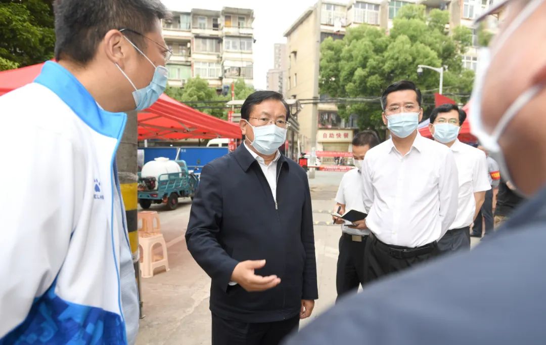 武汉结束35天零新增 市委书记王忠林现场检查疫情防控