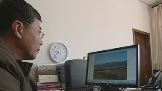 为了能够全面解读十三陵风水玄机 胡汉生走遍这里的土地