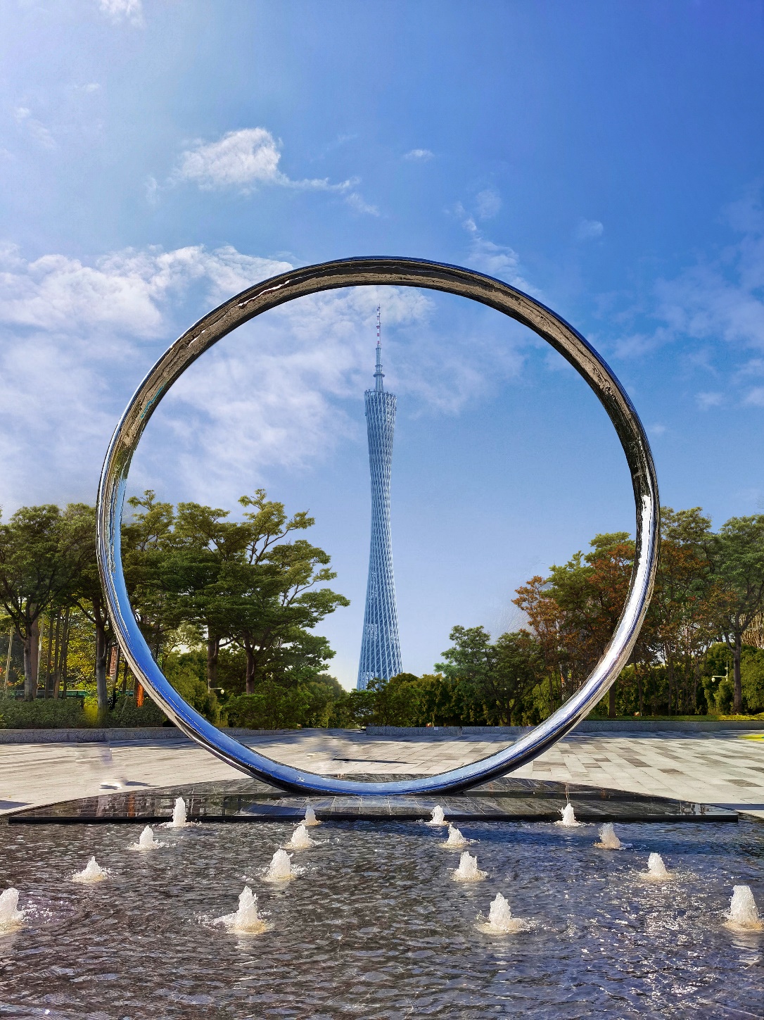 合利天德广场载人级自动驾驶飞行器成功载人首飞