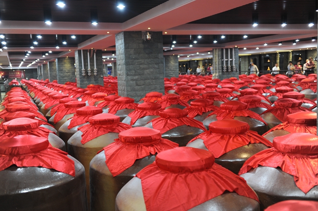 洋河股份9万吨陶坛库场景.