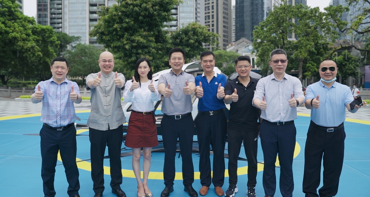 合利天德广场载人级自动驾驶飞行器成功载人首飞