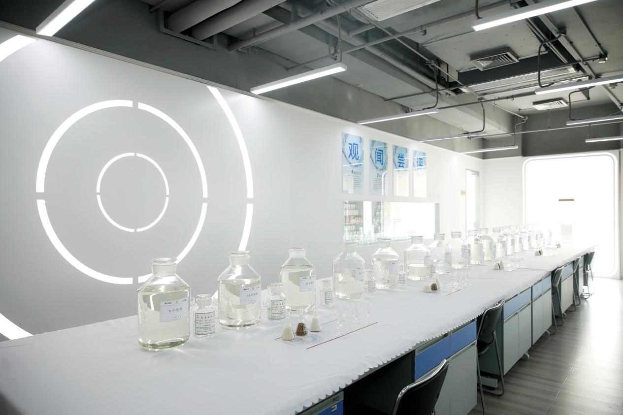 未来,川酒研究研究将形成以内部3层组织 外部专家委员会 合作单位的