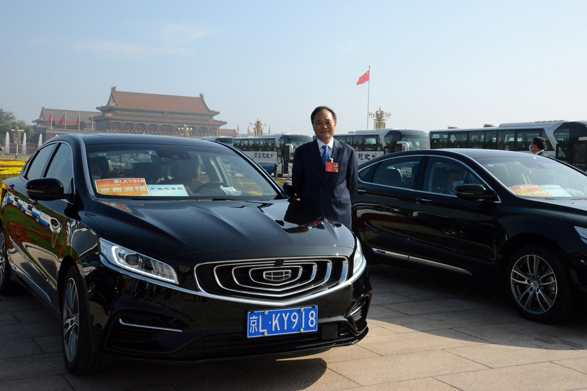吉利博瑞成为两会官方服务用车 品质,科技,安全表现皆出色