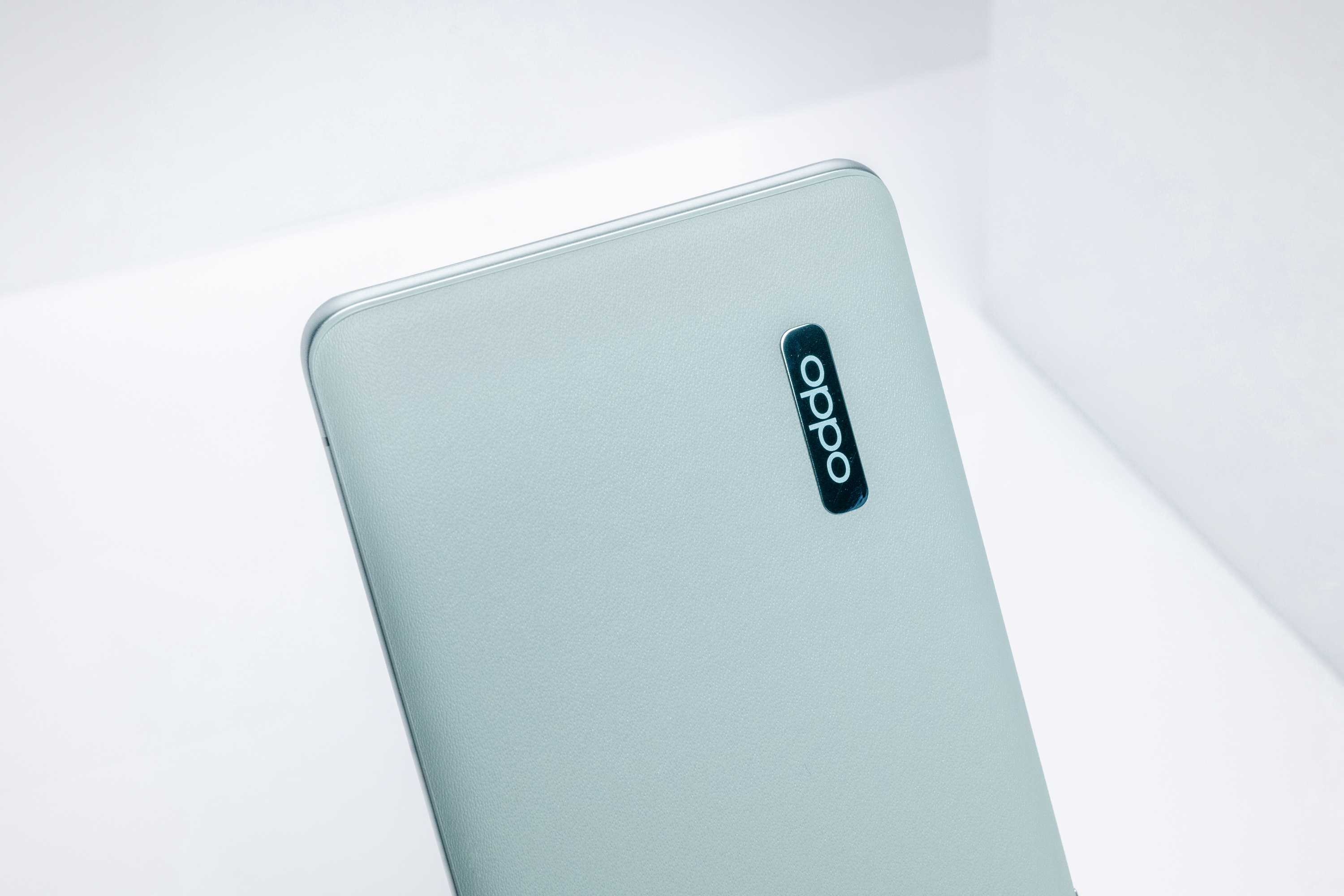 oppofindx2pro竹青版清爽的淡绿素皮旗舰