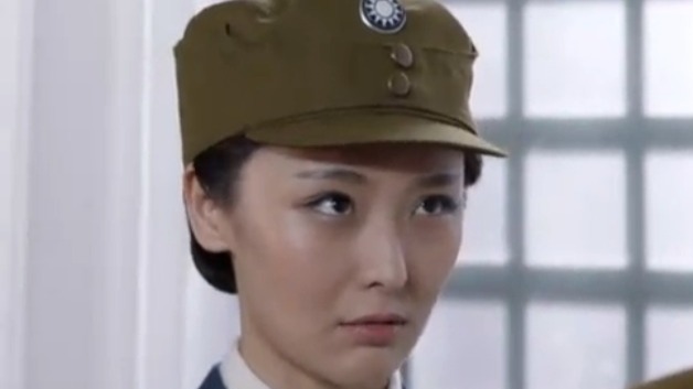 铁血军魂:淑娟亲身试验防毒面具 瑞年担心她会出意外