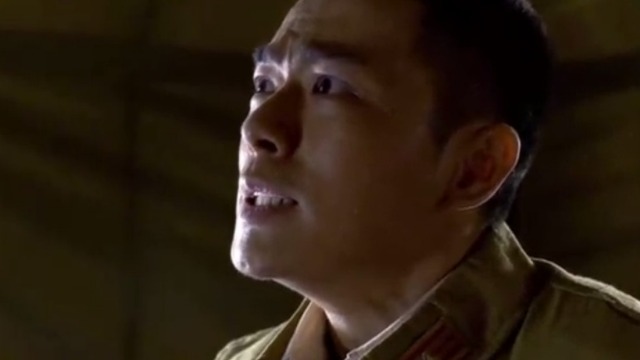 段振国被噩梦吓醒 谁知他刚醒来就叫兄弟们去操练