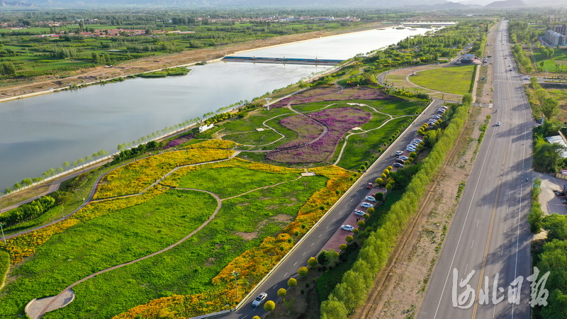 2020年6月10日，美丽的张家口涿鹿县桑干河畔滨河公园（无人机拍摄）。