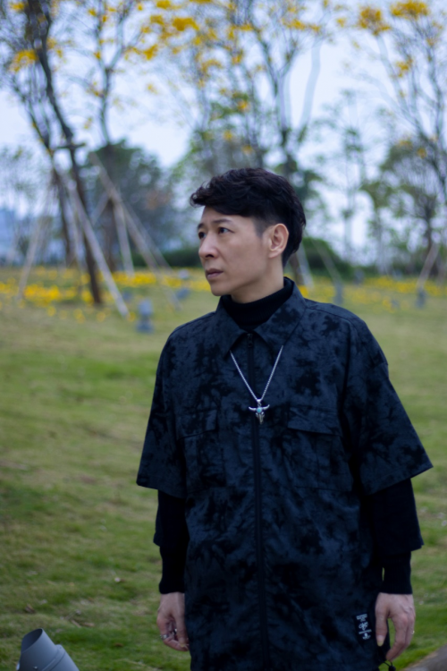 歌手朱卫明十年磨一剑新歌有缘无分首发