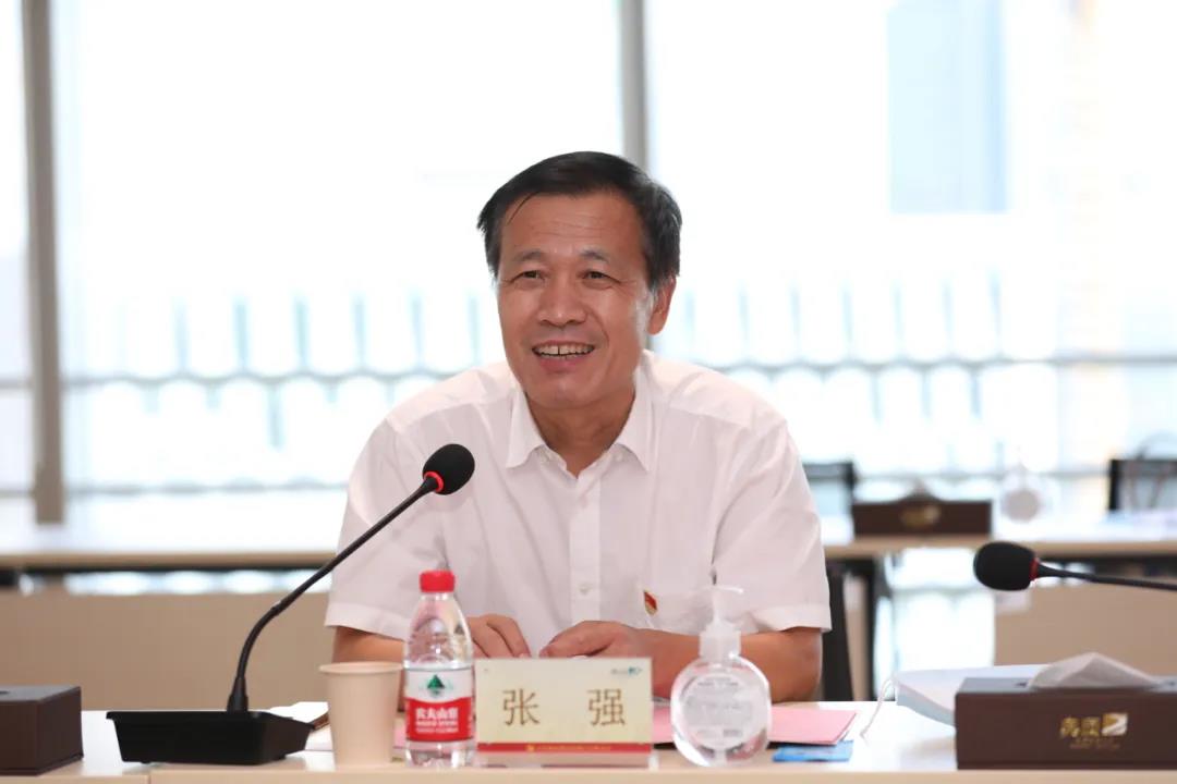 广州大学校友会常务副会长,广州大学教育发展基金会理事长张强讲话