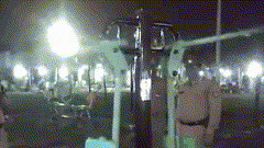 惊悚一幕！印度一健身器材深夜自己运动 