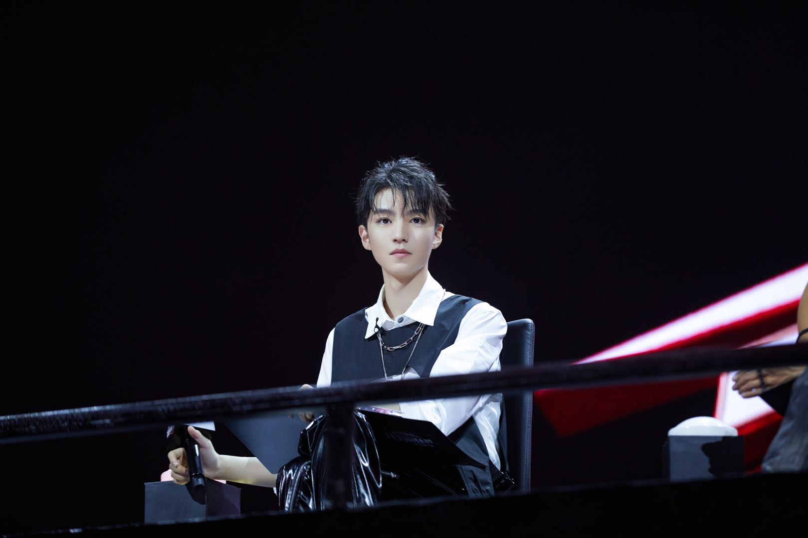 王俊凯创意改编想见你专业人品皆受认可