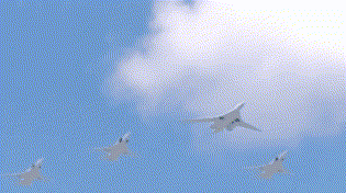 最快最远！“白天鹅”战略轰炸机亮相俄罗斯阅兵