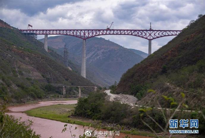 再创世界纪录!中老昆万铁路世界第一高桥合龙