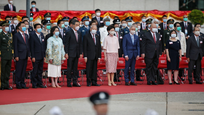 香港庆祝回归23周年，早上升旗仪式三任特首均出席