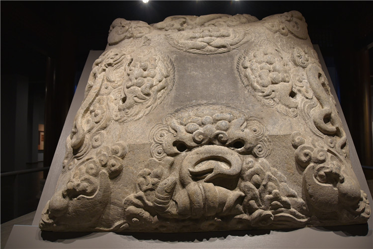 图为何弘敬墓志铭。通讯员 冯军兵 摄