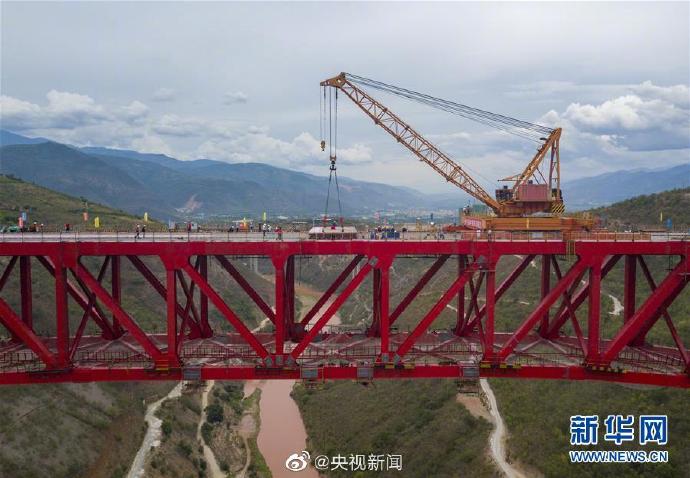 再创世界纪录!中老昆万铁路世界第一高桥合龙