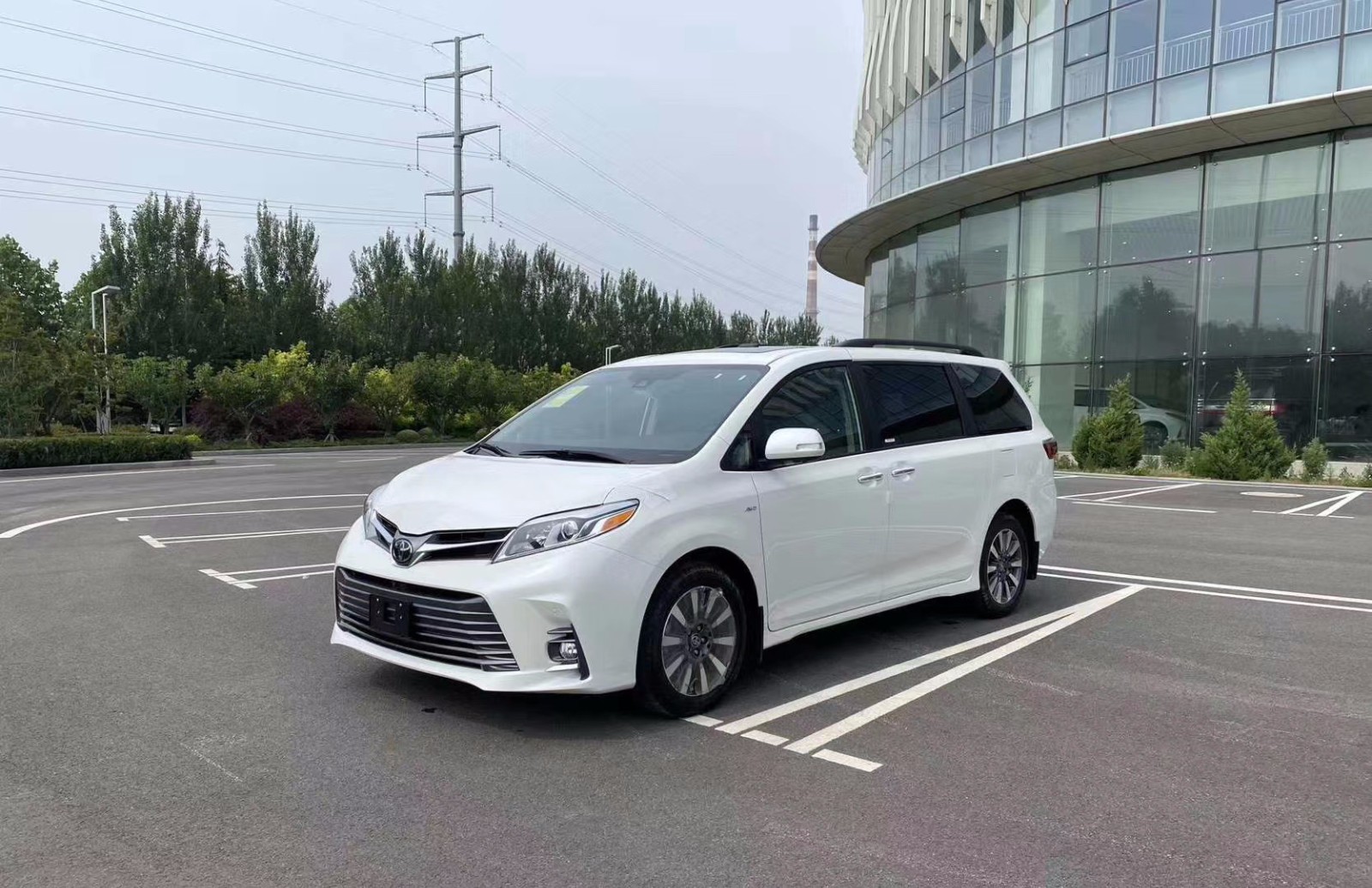 2020款丰田塞纳加版四驱ltd配置行情