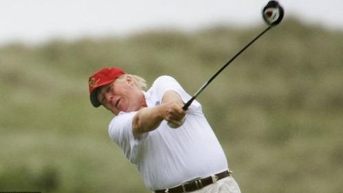 特朗普刚许下重要承诺 转眼又去打高尔夫了