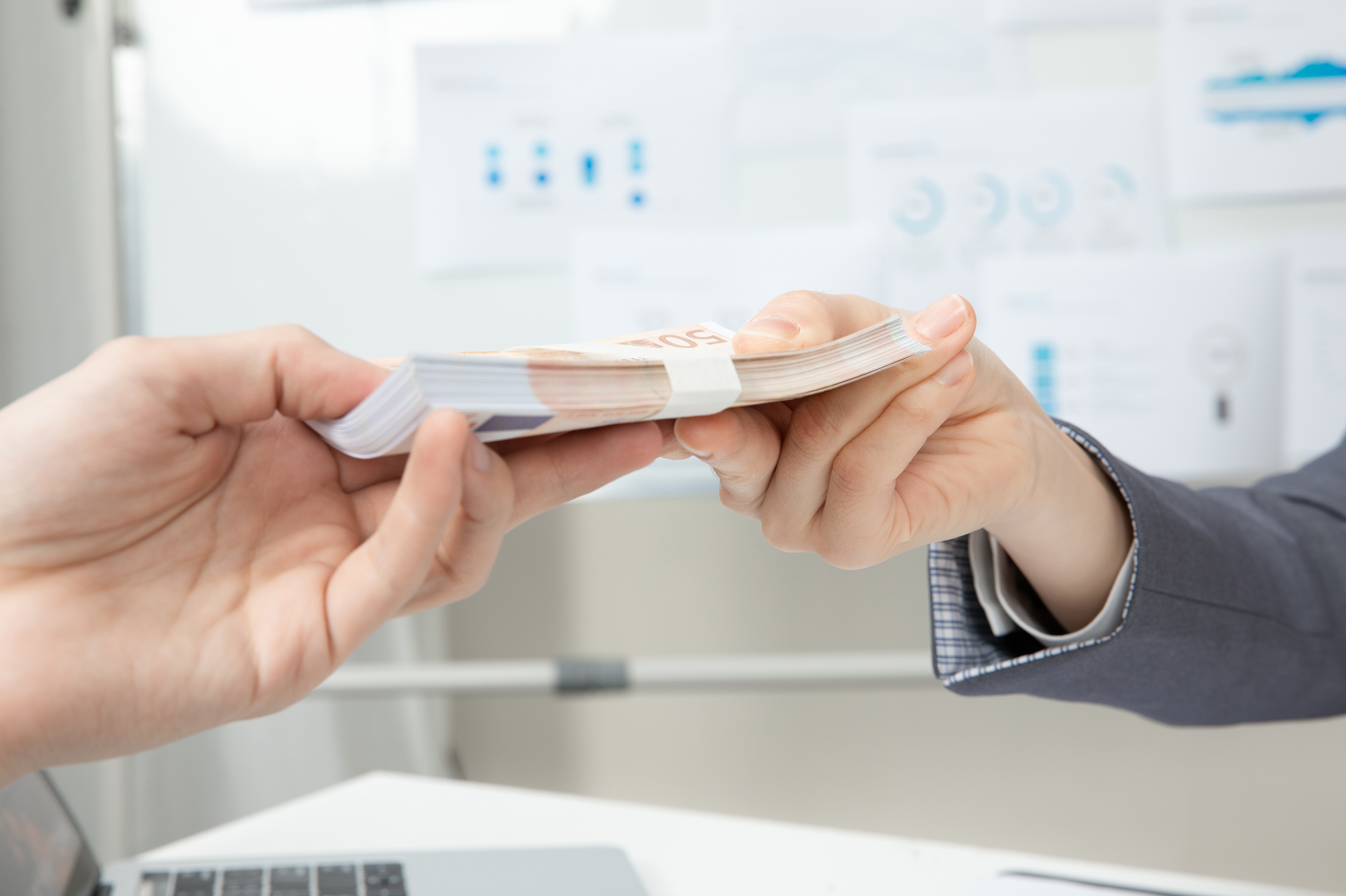 购买产品发放给员工怎么账务处理