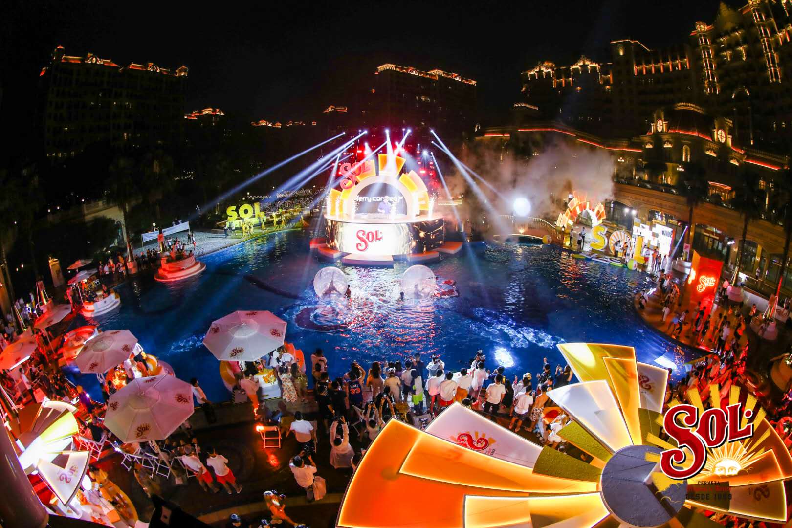 致敬夏日,尽享阳光,sol阳光泳池派对精彩呈现