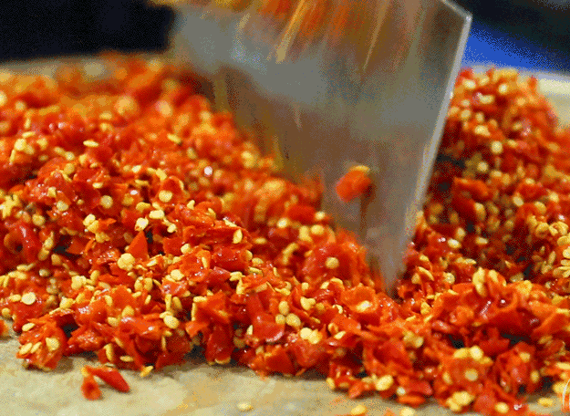 老干妈黯然失色！张艺兴吹爆的这座美食之城，胖子们根本不敢靠近半步！