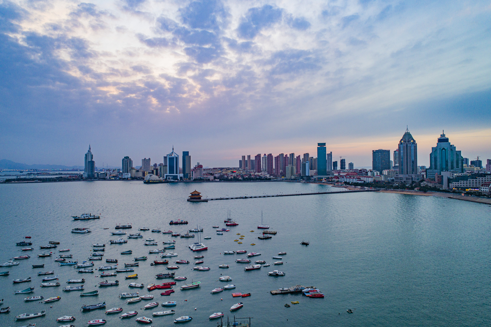 对标上海，青岛如何借势打造国际航运中心？